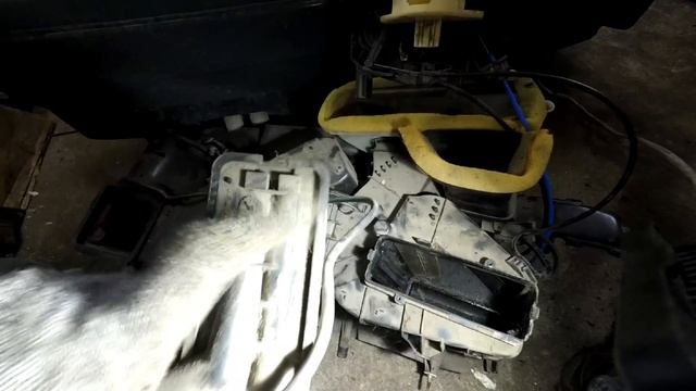 печка гольф 3/снятие торпеды/замена радиатора/проклейка заслонок печки. мк3 верни тепло в авто смотреть онлайн