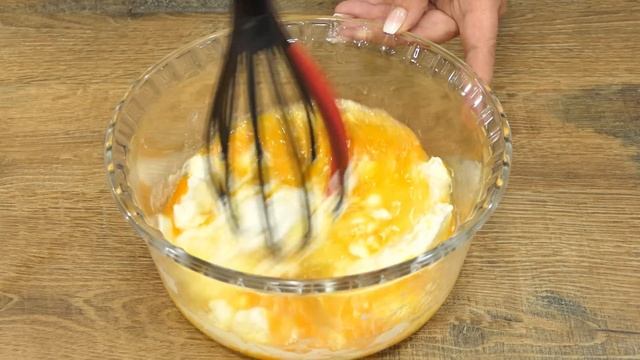 След като открих тази рецепта, никога вече не изхвърлям стария хляб. Вкусна, лесна и топла закуска. смотреть онлайн