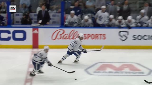 Auston Matthews Rips Snapshot To Beat Andrei Vasilevskiy Glove Side смотреть онлайн