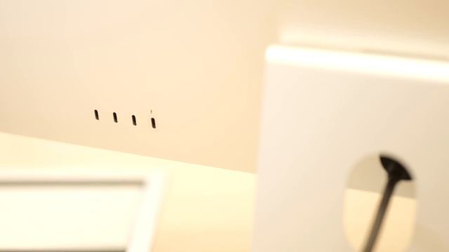 Samsung Viewfinity S9 VS Apple Studio Display... The 5K Battle!! смотреть онлайн