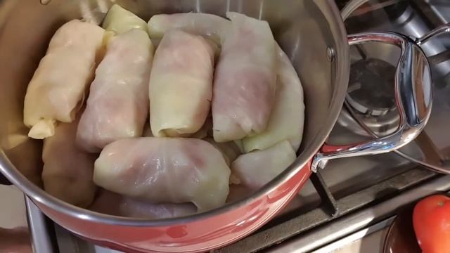 Голубцы. Один из быстрых способов приготовления голубцов с мясом и рисом. смотреть онлайн