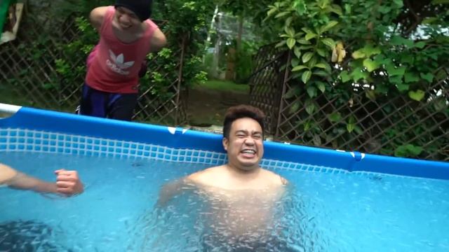 Last to Survive The ICED POOL Wins 100K!! | Billionaire Gang смотреть онлайн