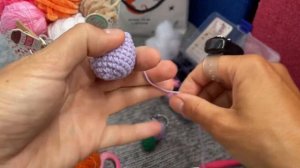 Брелок крючком «Милый тюльпан"