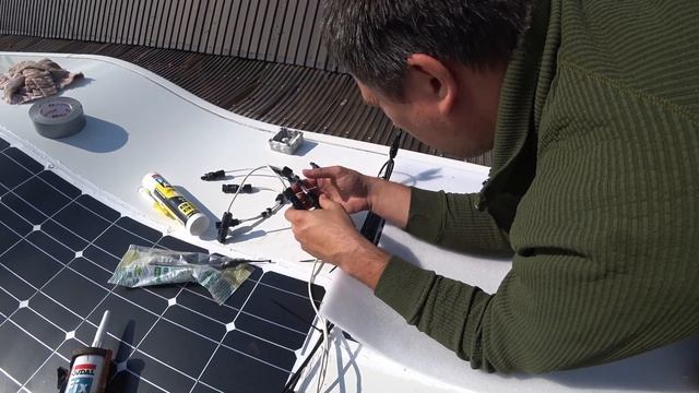 жизнь в автодоме, установка солнечных панелей) два дня в одном смотреть онлайн