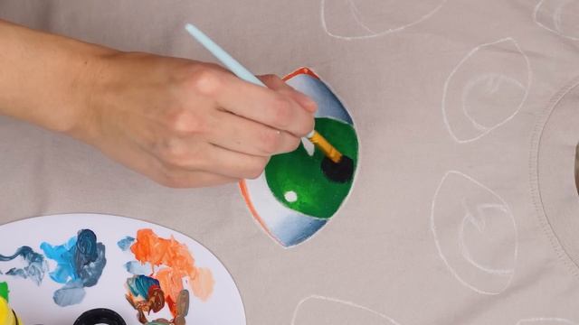 Рисую акрилом на футболке! ಠ⁠_⁠ಠ смотреть онлайн