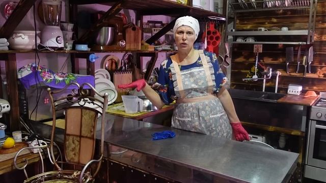 ОГРОМНЫЕ КАСТРЮЛИ И ГДЕ ВОТ В ЧЕМ ВОПРОС смотреть онлайн