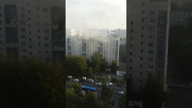Солнцевский проспект.13.08.22 19:30.Напротив моего дома горит квартира смотреть онлайн