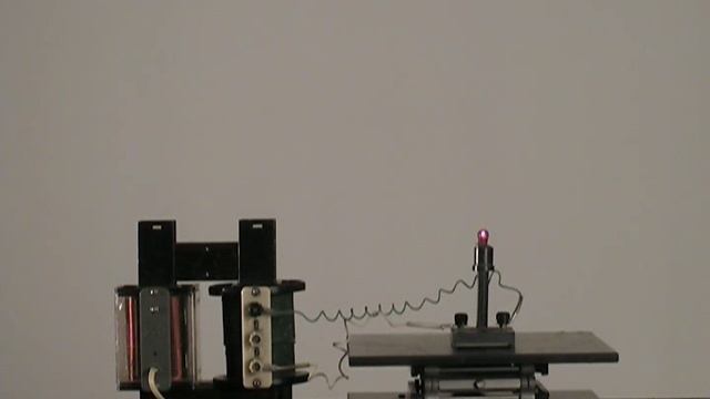 ПРИЧИНА ВОЗНИКНОВЕНИЯ ИНДУКЦИОННОГО ТОКА.ФИЗИКА.ХРОНИКА смотреть онлайн