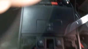 Wolkswagen Tiguan как снять центральный плафон