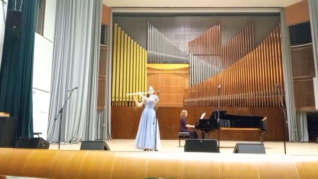 Нарбут Ирина, 13 лет, деревянные духовые инструменты. Луи Баллерон рондо-полька «Шумная птичка». смотреть онлайн