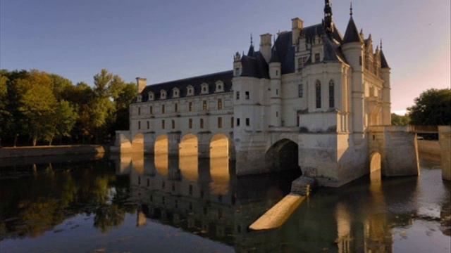 Suite en sol mineur de Michel Corrette смотреть онлайн