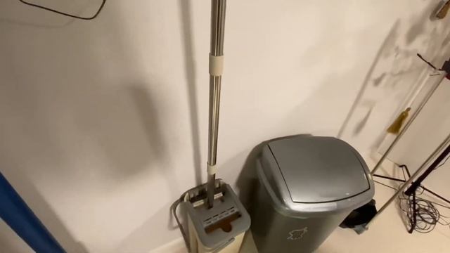 ПОМОЩНИКИ в уборке смотреть онлайн