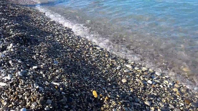 Волны с утра на Чёрном море в Ольгинке. 8:07. 06.08.18 смотреть онлайн