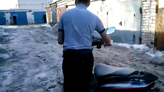 мопед - первый выезд из гаража после года простоя смотреть онлайн