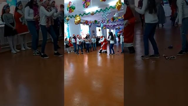 Танец 6 б класса смотреть онлайн