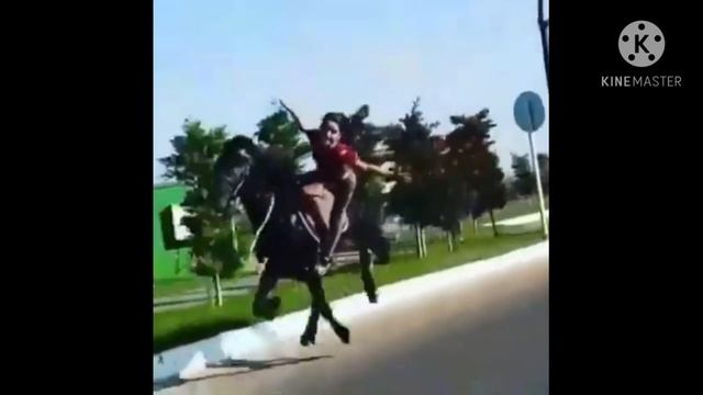 Юная горянка приручила скакуна .Шок! смотреть онлайн