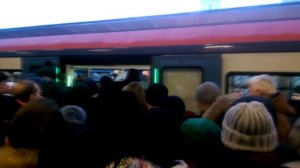 Давка в метро Выхино в час пик утром. Жесть! Нереальная давка в метро»