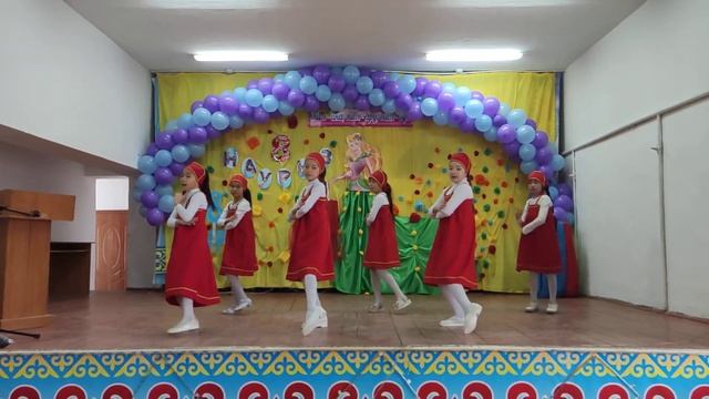 Танец "Калинка" танцуют группа "Еркемай" смотреть онлайн