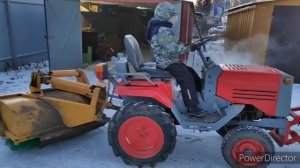 КМЗ-012, щётка, отвал. Ждём снега.