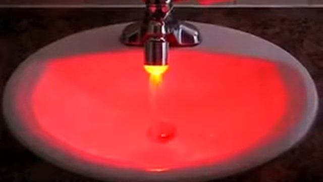 насадка на кран с подсветкой лучший дизайн ванной! смотреть онлайн
