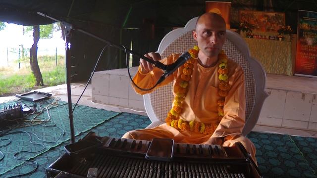 ЕМ Ватсала Прабху - БГ 2.47 Баланс между материальной и духовной жизнью (Алматы 2017) смотреть онлайн