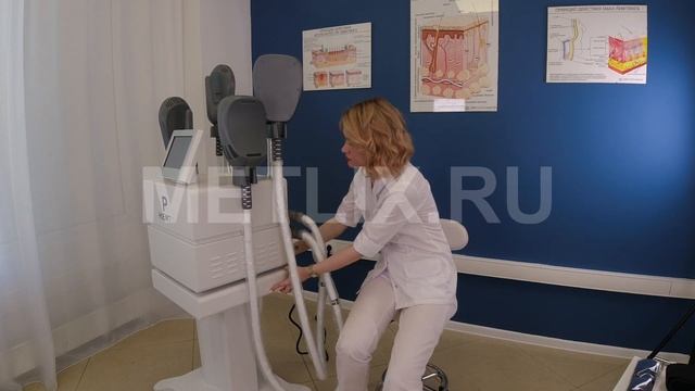 Аппарат (HIEMT Max3) для коррекции фигуры и стимуляции мышц технологии HIFEM 4 манипулы