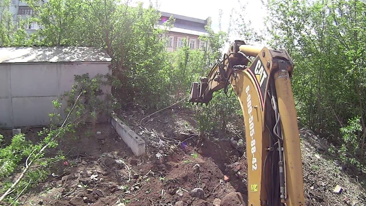 Часть № 1 Обучение работе на Экскаваторе погрузчике. Работа на Объекте. Как с помойки сделать сад. смотреть онлайн