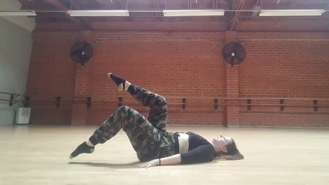 6 Minute Pilates Flow смотреть онлайн