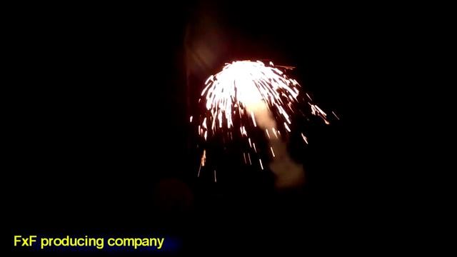 "Бабочка" с добавкой угля. Flying fireworks butterfly смотреть онлайн