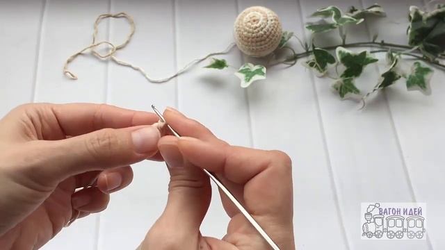 Вязаный медведь. Вяжем ушки. Ссылки на все этапы вязания мишки - под видео. Вязаный мишка с нуля смотреть онлайн