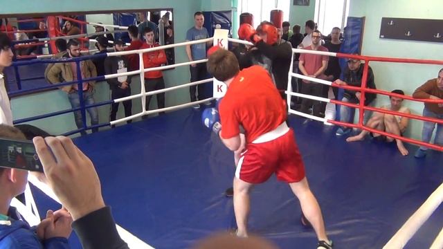 Иван Пугач (красная форма), ПЕРВЫЙ БОЙ, Открытый ринг в КИТЭК - 3 раунд смотреть онлайн