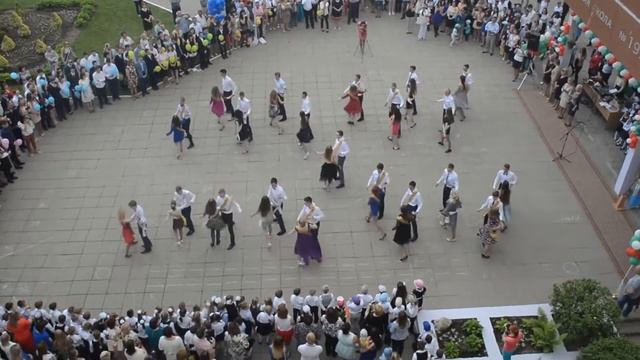 Последний вальс. СШ №199 г.Минска. Выпуск 2017 ( 11"А" и 11"Б" ) смотреть онлайн