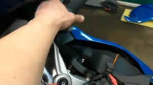 BMW K1200S Прокачивание тормозов с ABS 1