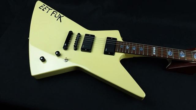 ESP LTD EXP-200 Explorer 1998 Olympic White Metallica Hetfield MX-220 EET FUK guitar close up vide смотреть онлайн