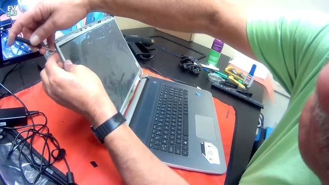 HP Pavilion 17-G Laptop Screen Replacement Procedure смотреть онлайн