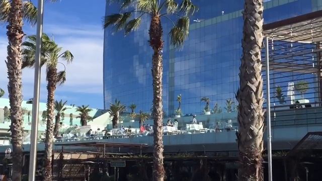 B-VLOG: Барселона. Barcelona. 19 причин увидеть Барселону + Бой подушками (Pillow Fighting BCN) смотреть онлайн