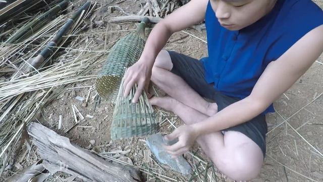 Primitive Skills: Freshwater Fish Trap смотреть онлайн