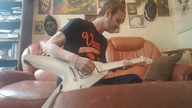 Epiphone Custom Shop flying V Brendon Small signature смотреть онлайн