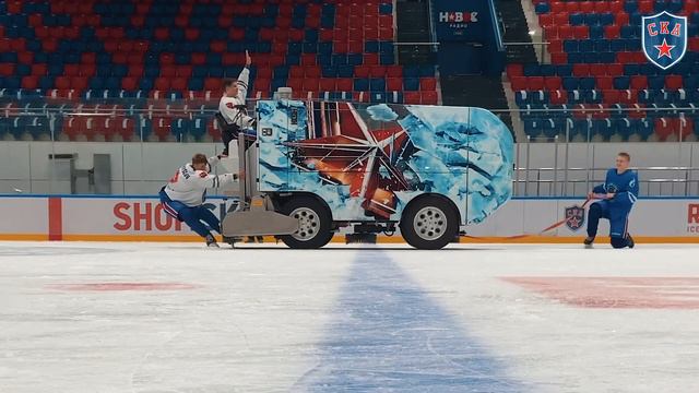 ZAMBONI CHALLENGE | Перетягивание ледозаливочной машины