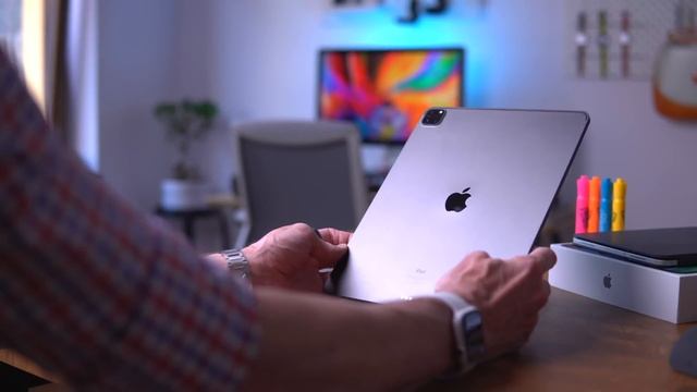 ? iPad Pro 2020 - MÁ VŮBEC KONKURENCI? [4K] смотреть онлайн