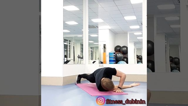 Необычные отжимания #yogaeveryday #yogamotivation #instayoga #yogateacher #asana#balance смотреть онлайн