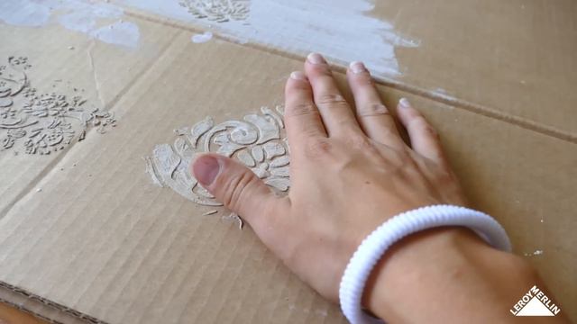 Diseñé mi cabecero "tallado" con un truquito de madera artificial 😱 con @leroymerlinesoficial смотреть онлайн