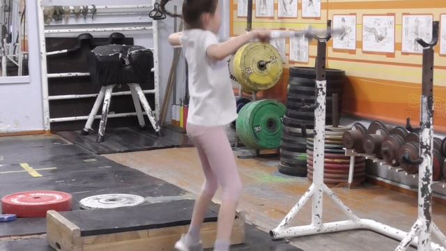 Шумихина Кристина, 8 лет, вк 29 Рывок с плинтов в сед 8 кг смотреть онлайн
