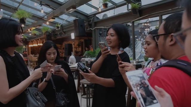 Launching Fujifilm Instax Square SQ 10 смотреть онлайн