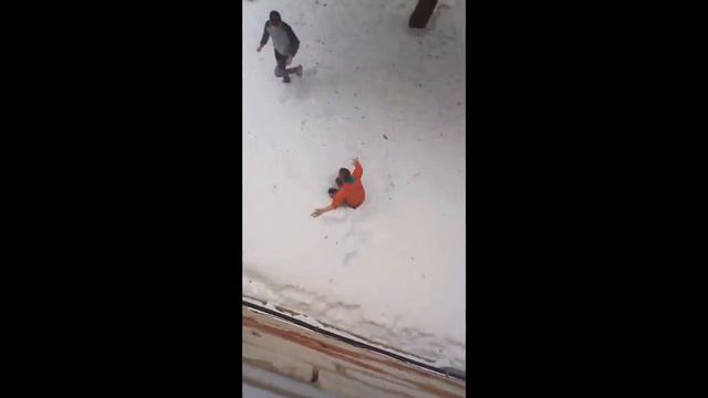 Кратко о выходных моих друзей. Прыжок с 3 этажа:D смотреть онлайн