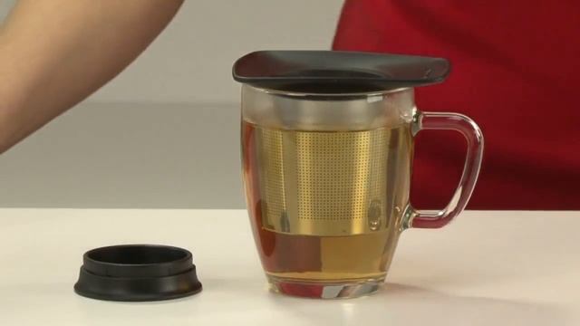 Стеклянная кружка CREMA и ситечко для чая с крышкой TEO смотреть онлайн
