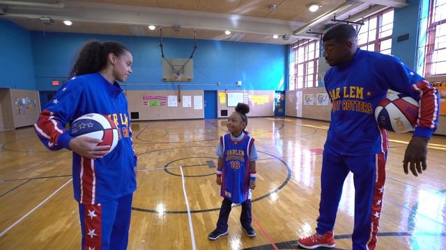Globetrotters Surprise 7-year Old Girl Phenom | Harlem Globetrotters смотреть онлайн