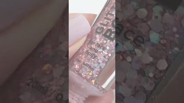 Lamel Жидкий Глиттер для макияжа Insta Glitter Bomb смотреть онлайн