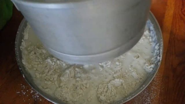 Тесто на кефире, для блинчиков и оладушек смотреть онлайн