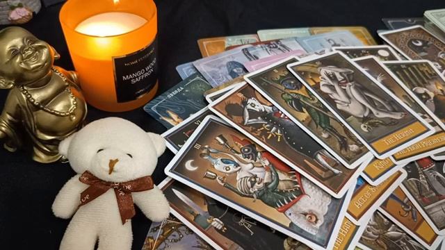 ТАРО ДЛЯ МУЖЧИН Вспоминает ли она Вас? #тародлямужчин #еемысли смотреть онлайн